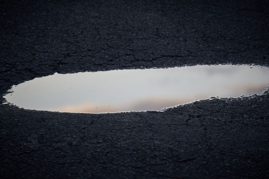 Baches profundos y parches precarios: el deterioro vial que exige reparación en Guayaquil