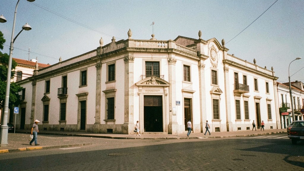 Noboa condecoró a destacados guayaquileños en sesión por los 204 años de Guayaquil