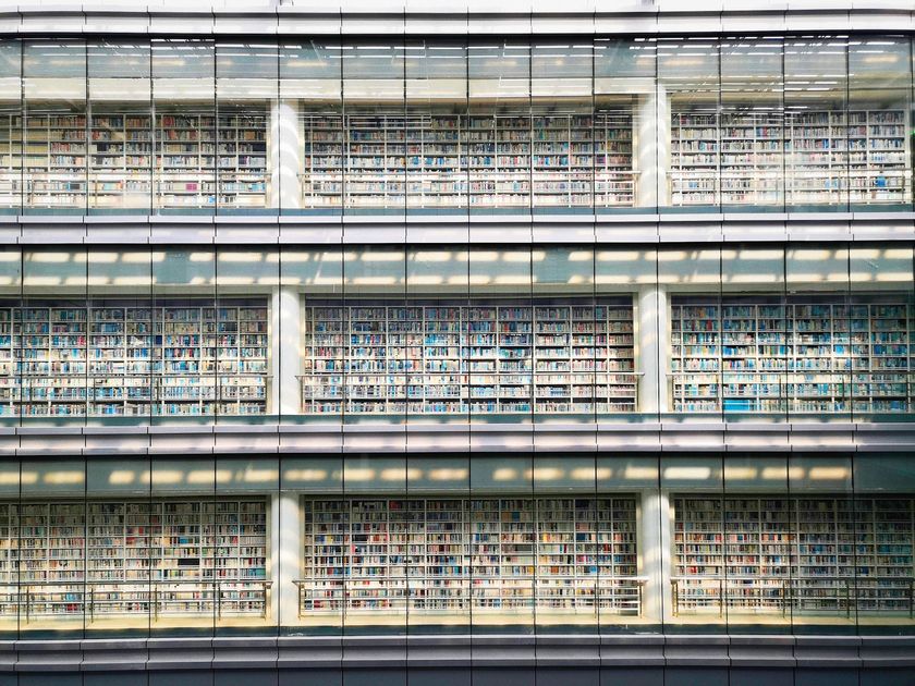 Biblioteca Municipal de Guayaquil renueva su fachada con historia obrera