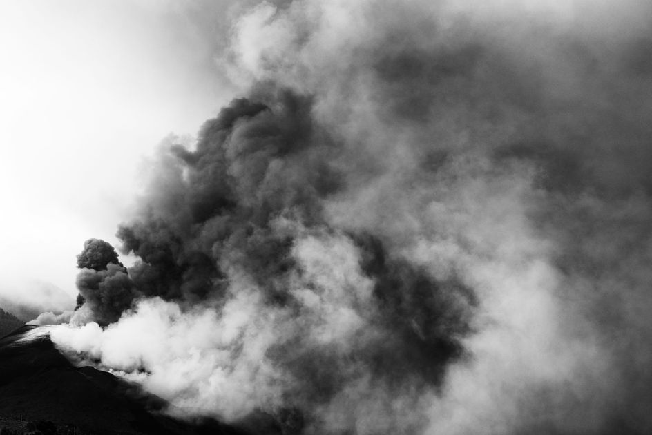 Nube de ceniza del Sangay cubre Guayaquil y otras provincias del sur