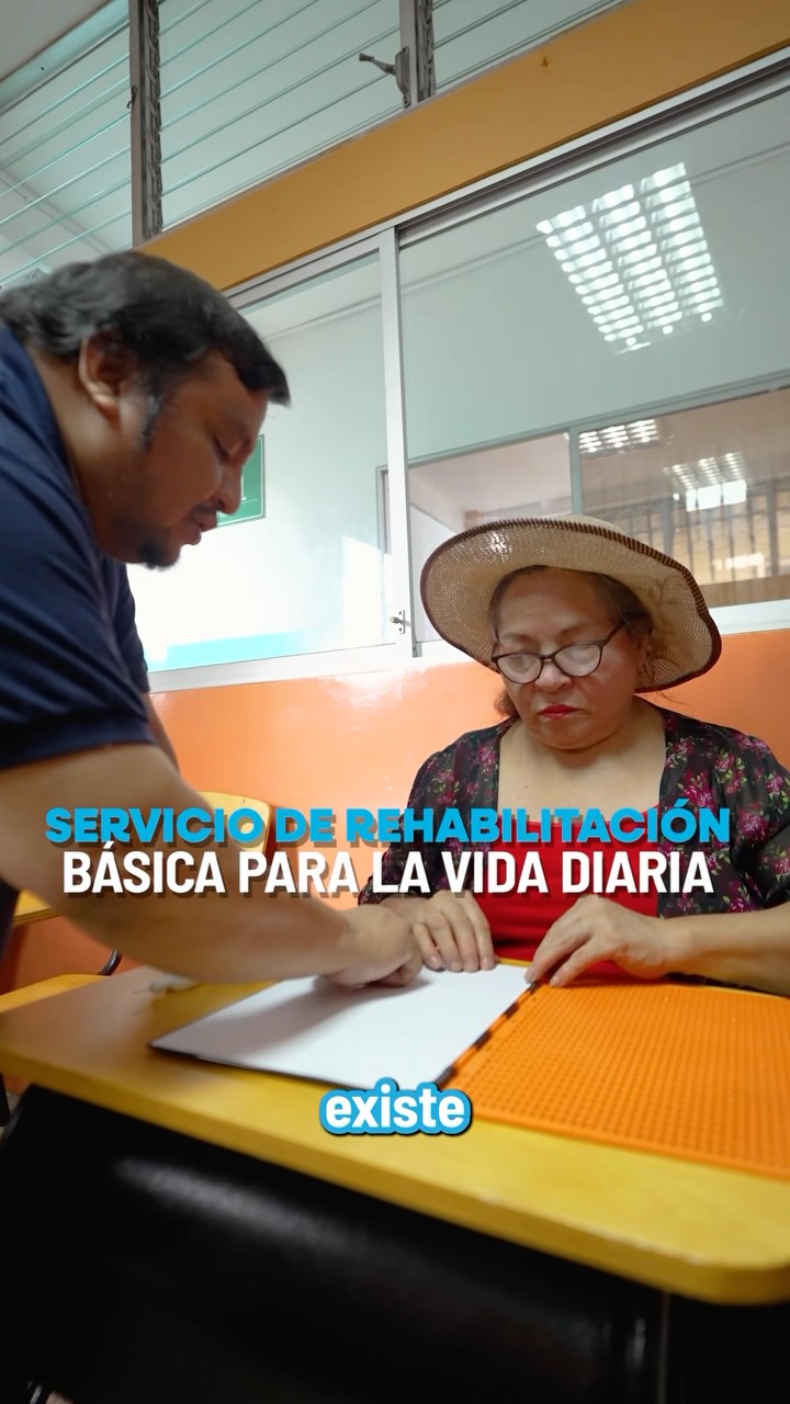 Guayaquil: Elizabeth Beltrán recupera su autonomía visual con el apoyo del municipio