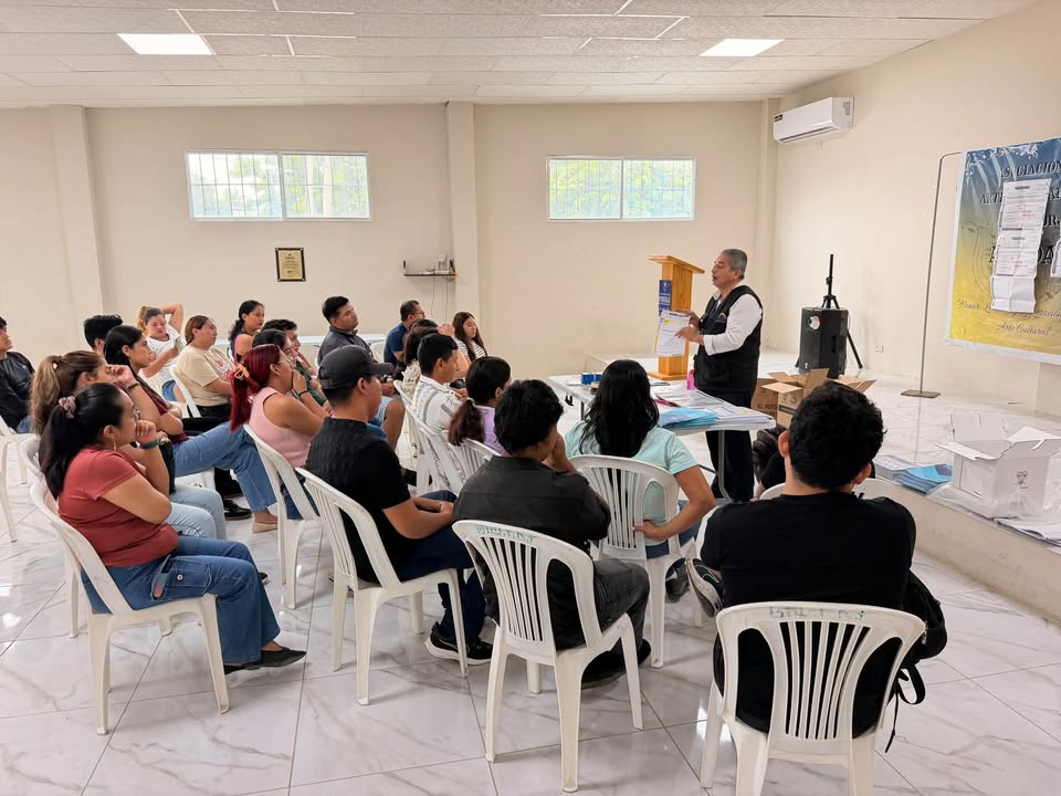 Posorja capacita a miembros de Juntas Receptoras del Voto para las seccionales