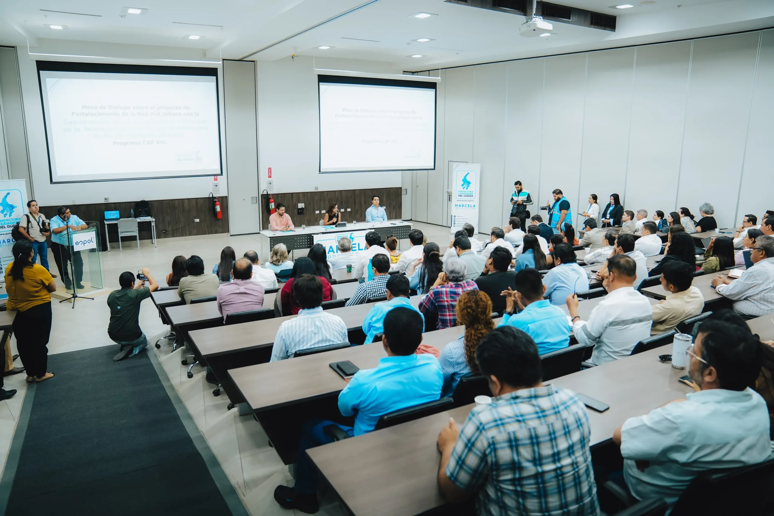 Mesa de diálogo en Guayaquil busca reactivar paso elevado en Los Ceibos tras suspensión ambiental