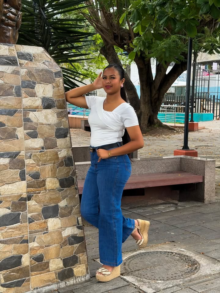 Jeanella Villamar avanza como candidata a Reina de Puná 2026