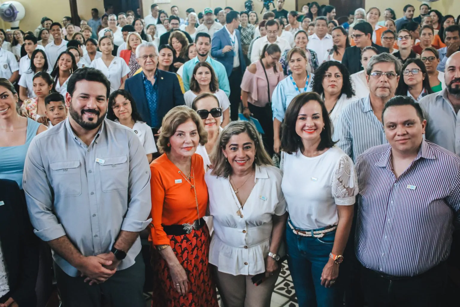 Prefectura del Guayas entrega 48 colegios intervenidos en primera fase de Unidos por la Educación