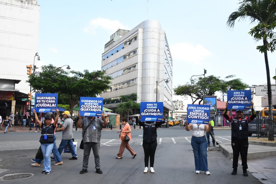 Civismo y limpieza en el centro: Guayaquil busca orden desde las calles