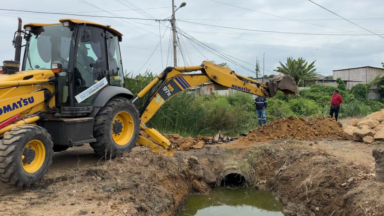 Junta Parroquial de Posorja instala tubos para mejorar acceso y salida de emergencia en Barrio Paquito