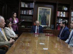 Estudiantes de la UCSG harán pasantías en el Registro de la Propiedad