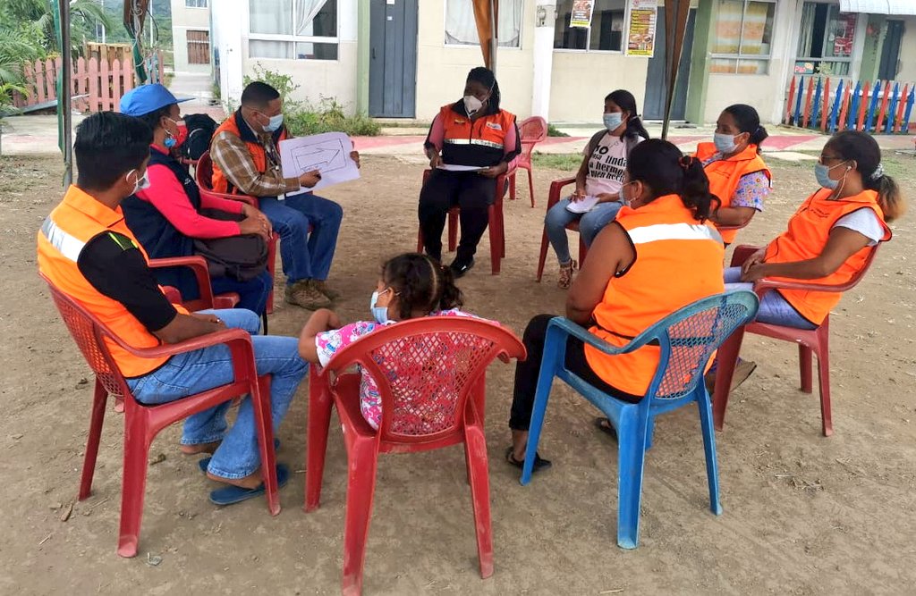 Riesgos del Ecuador acompaña a Nuevo Ceibos en señalética comunitaria