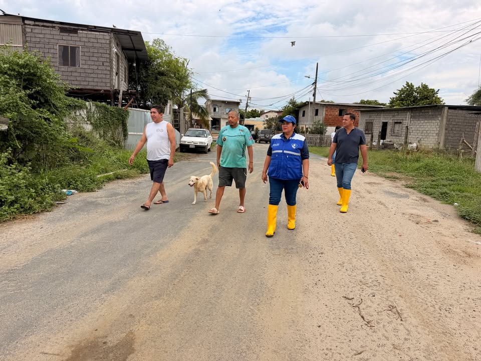 Junta Parroquial de Posorja inspecciona drenajes y organiza mingas ante lluvias