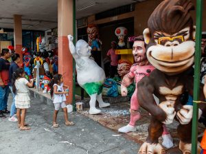 801 artesanos exhiben monigotes en 6 de Marzo con orden y libre tránsito