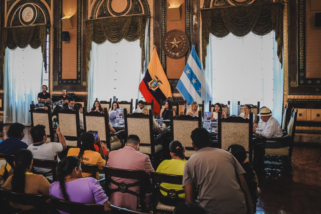 Concejo Municipal entrega condecoraciones y avanza en liquidación de Vivienda EP