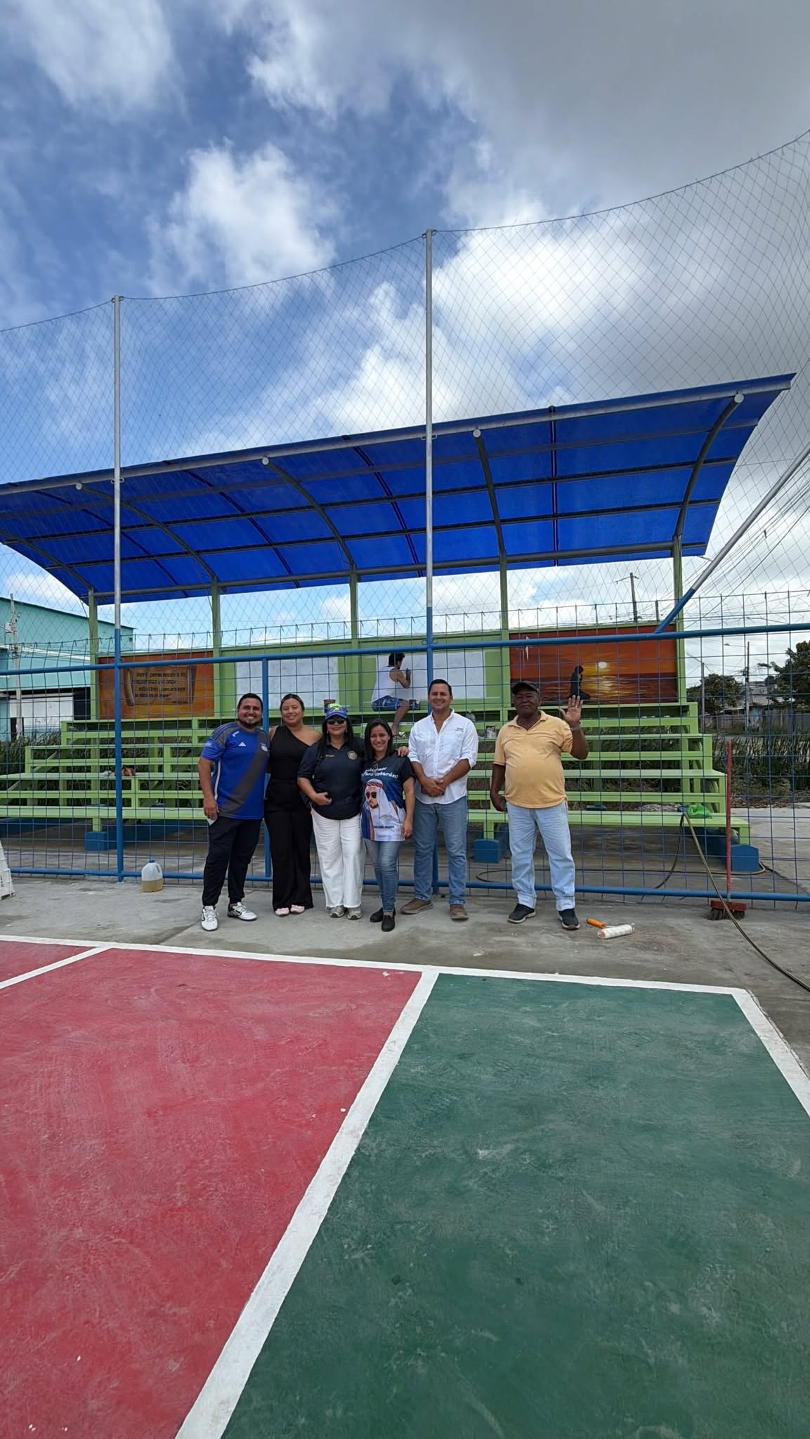 GAD Posorja renueva cancha y parque en Barrio Ciudad de Quito para fortalecer el deporte local