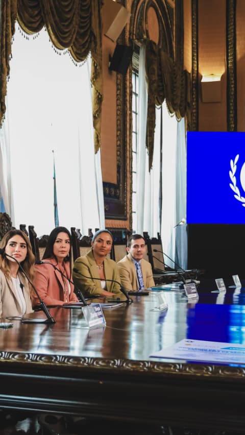 410 becas tecnológicas para bachilleres guayaquileños abren inscripciones este octubre