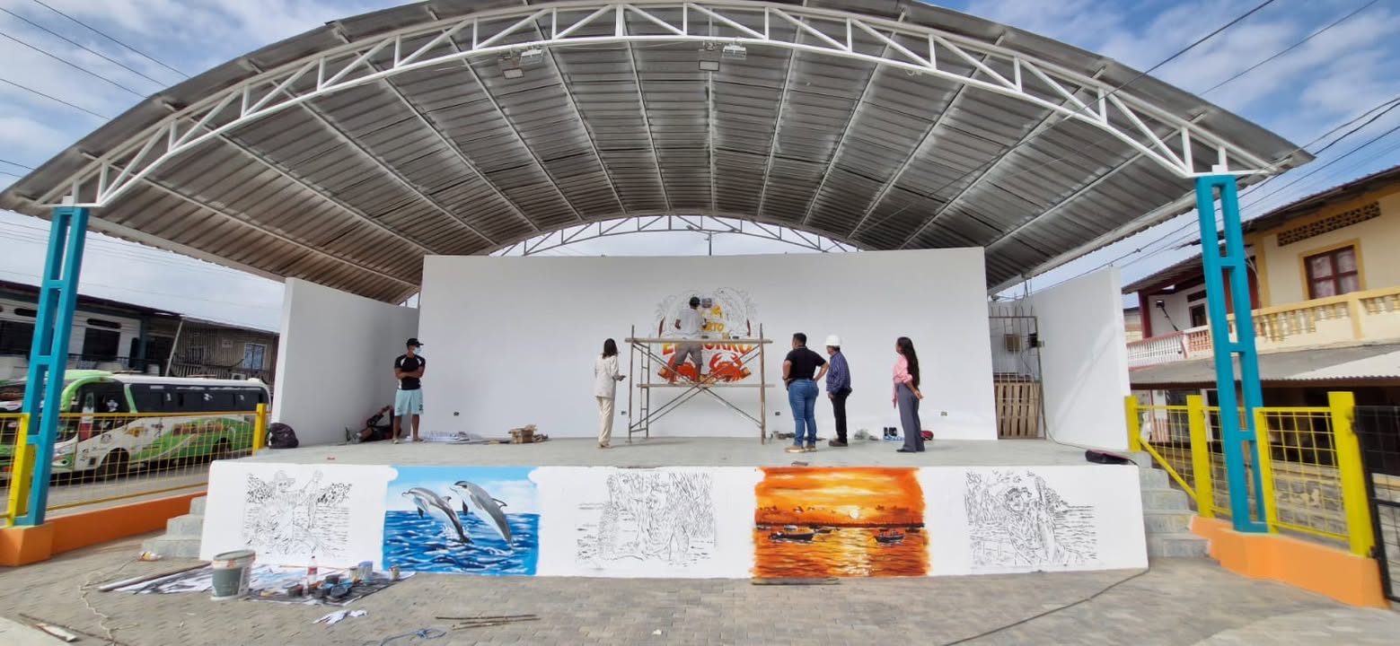 Fiscalizan avance de obras en Plaza Central del Puerto El Morro