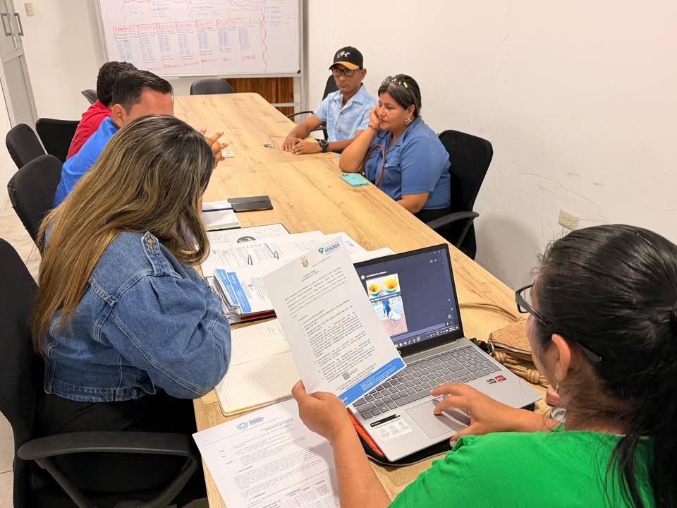 Posorja avanza con obras de agua y asfalto; evalúa respuesta de Guayaquil