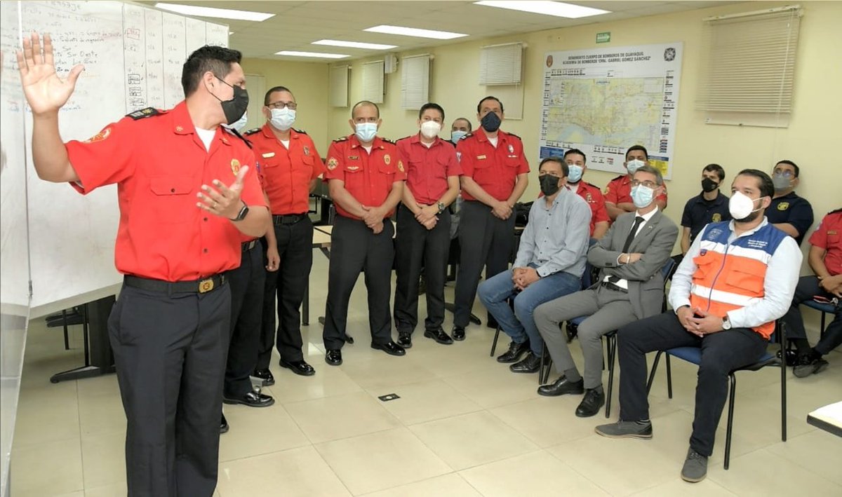 Director General de Riesgos se reunió con bomberos de la segunda zona en Guayaquil